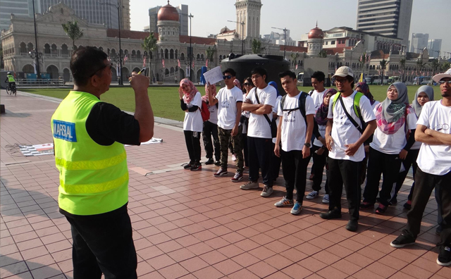 Corporate walk treasure hunt activity in Malaysia